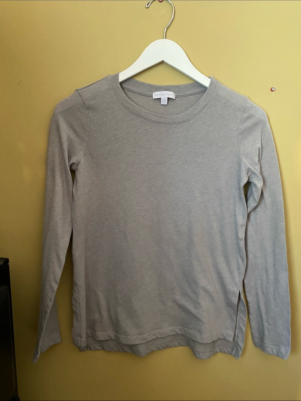 Beyond Yoga Light Gray Crewneck, XS